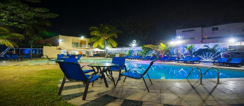Manisa Hotel Flic-en-Flacq Екстериор снимка